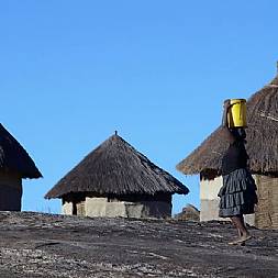 Mange lever stadig på traditionel afrikansk vis