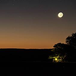 Den afrikanske stjernehimmel nydes