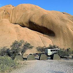 Overnatning i campingtelt ved Spitzkoppe