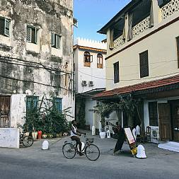 Snævre gyder i den gamle bydel Stone Town