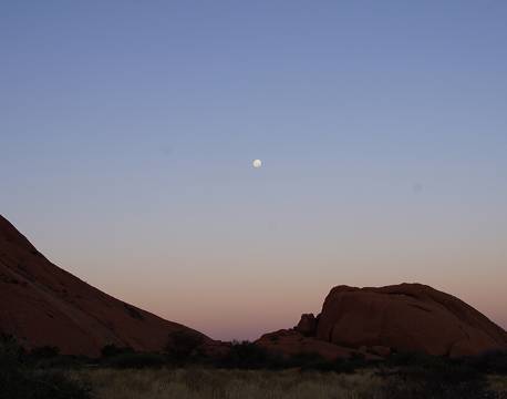 Landskab set om aftenen i Spitzkoppe, Namibia africa tours