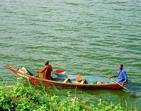 Fiskere, Queen Elizabeth N.P, Uganda africa tours
