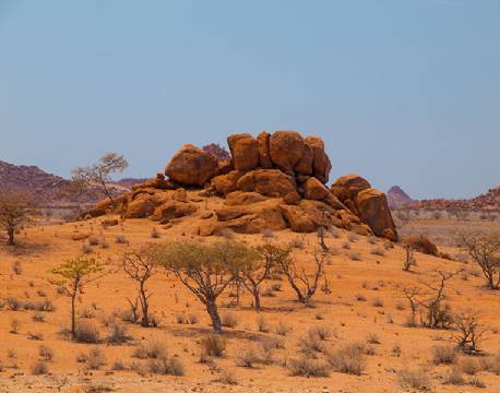 Landskab Damaraland nær Twyfelfontain, Namibia africa tours