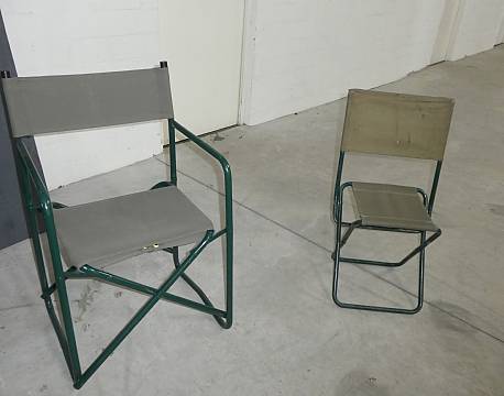 Den nye campingstol til venstre og den tidligere til højre