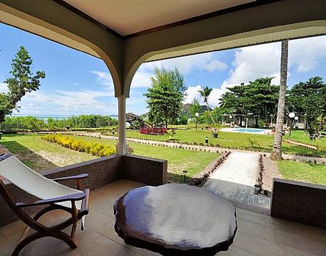 Cote Dor Footprints/Praslin seychellerne 10 africa tours