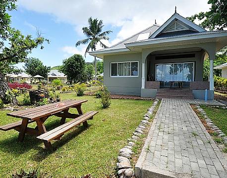 Cote Dor Footprints/Praslin seychellerne 11 africa tours