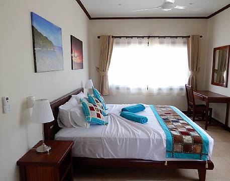 Cote Dor Footprints/Praslin seychellerne 2 africa tours