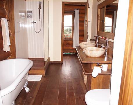 Lake Kyaninga Lodge Uganda 12 africa tours