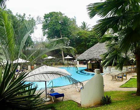  Baobab Beach Resort Diani Beach kenyakysten africa tours