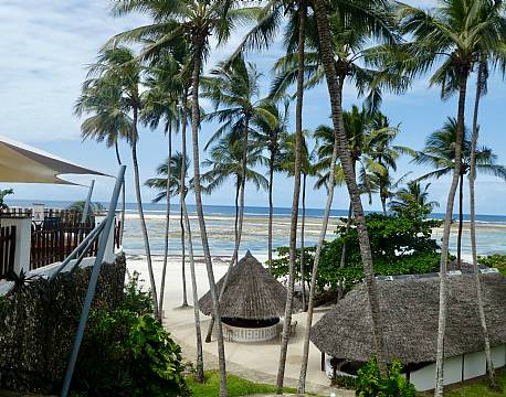  Baobab Beach Resort Diani Beach kenyakysten africa tours