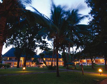 Sandies Tropical Village kenyakysten africa tours