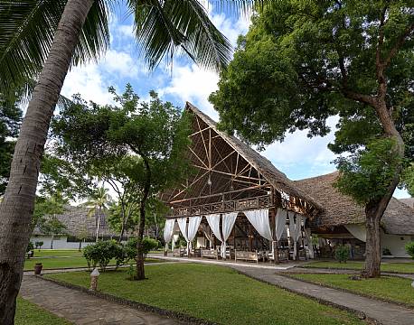 Sandies Tropical Village kenyakysten africa tours