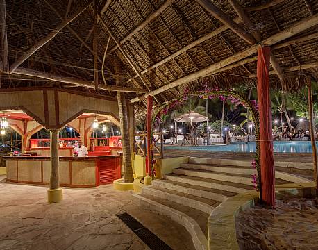 Sandies Tropical Village kenyakysten africa tours