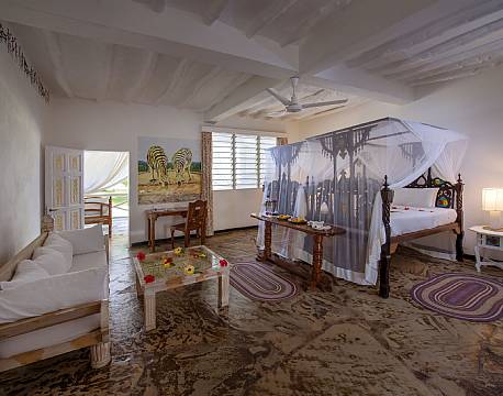 Sandies Tropical Village kenyakysten africa tours