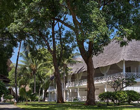 Sandies Tropical Village kenyakysten africa tours