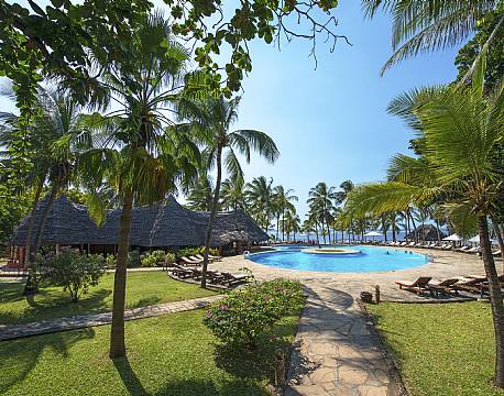 Sandies Tropical Village kenyakysten africa tours