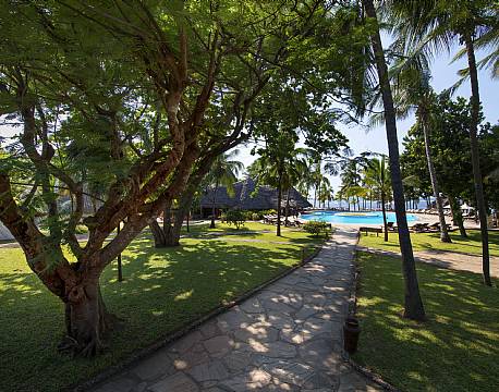 Sandies Tropical Village kenyakysten africa tours