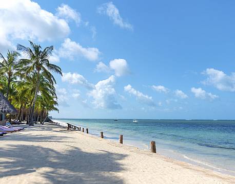 Sandies Tropical Village kenyakysten africa tours