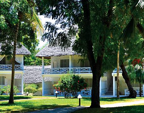 Sandies Tropical Village kenyakysten africa tours