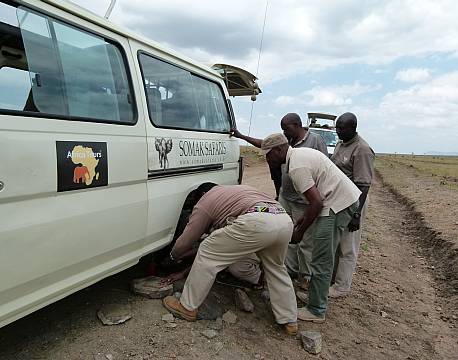 safaribil punktering africa tours