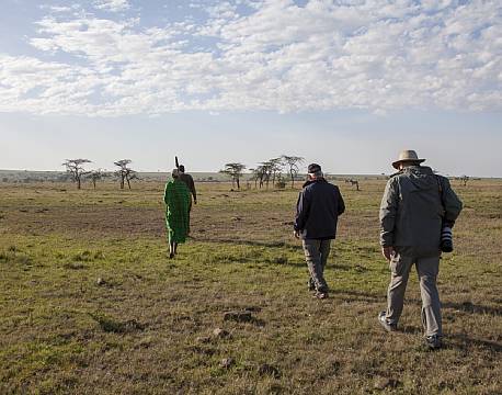 gå på savannen africa tours
