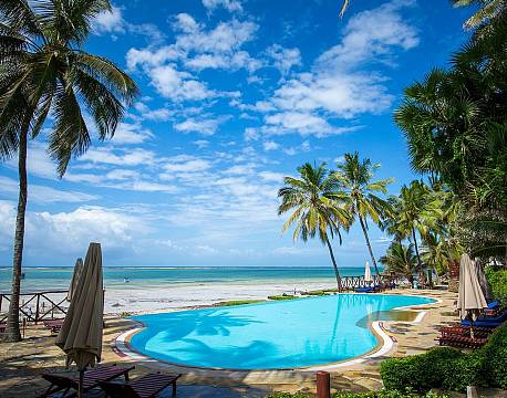 Voyager Beach Resort kenyakysten africa tours
