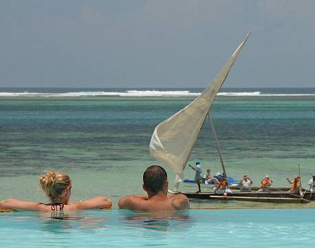 Voyager Beach Resort kenyakysten africa tours