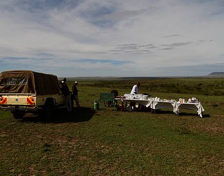 spisning på savannen safari africa tours