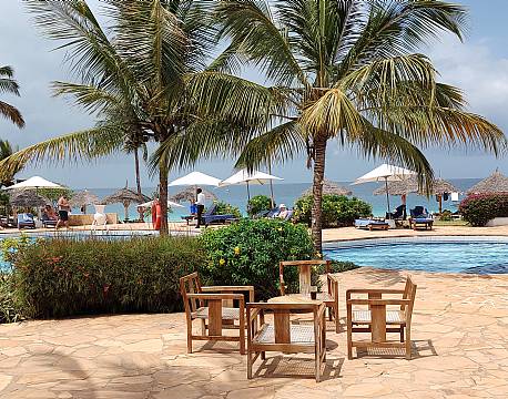 badestrand zanzibar africa tours