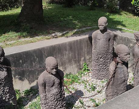 slaveskulpturer africa tours
