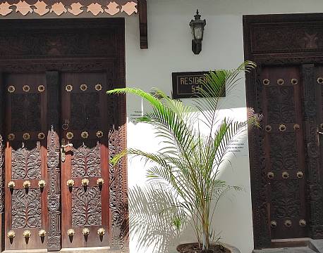 udsmykkede døre africa tours