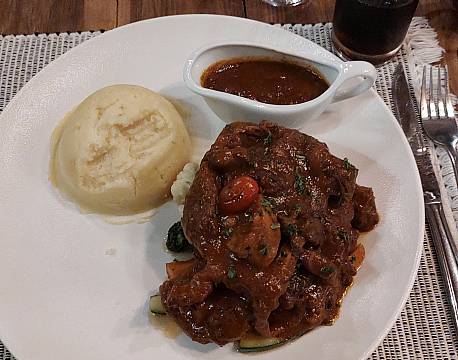 lokal afrikansk aftensmad africa tours