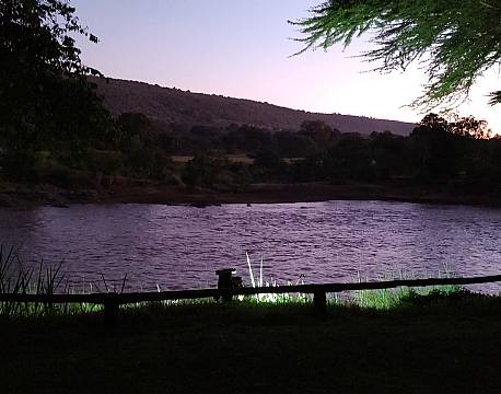 aften ved flod africa tours