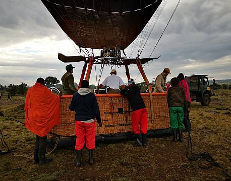 luftballon over savanne africa tours