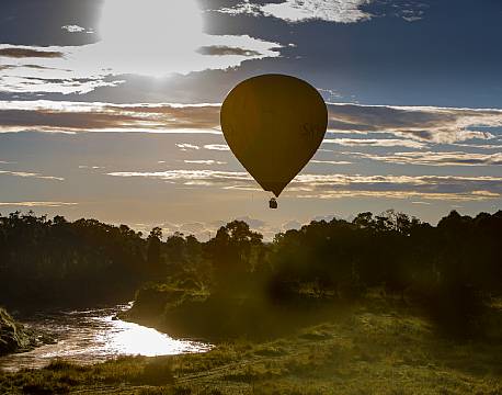 ballon over savannen kenya africa tours