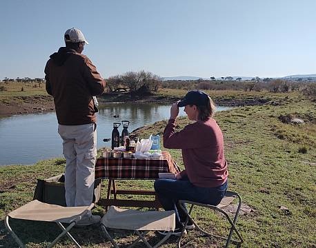 måltid på savanne africa tours