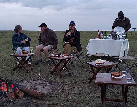 fællesmåltid på savannen africa tours