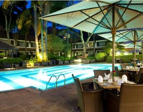 Pool området på Southern Sun Mayfair, Kenya 3 africa tours