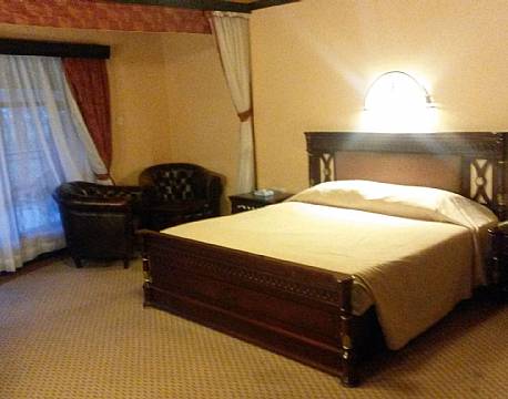 Et af de store flotte værelser på Naivasha Sopa Lodge