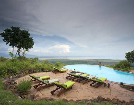 "Never ending pool" på Lake Manyara Serena Lodge, Tanzania 1 africa tours