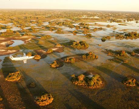 Fly over Okavango deltaet i Botswana africa tours