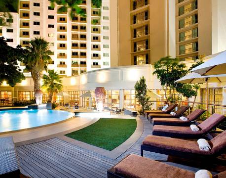 Pool området på Southern Sun Waterfront, Cape Town, Sydafrika 1 africa tours