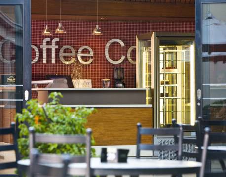 Café er der også på Hotel Safari, Windhoek, Namibia 10 africa tours