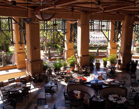 Restauranten på The Kingdom Hotel, Victoria Falls, Zimbabwe 5 africa tours