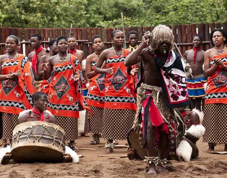 Swazi dansere i Swaziland sydafrika africa tours