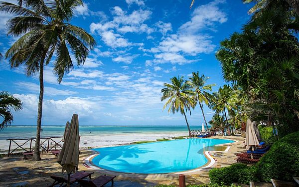 Voyager Beach Resort - nord for Mombasa 