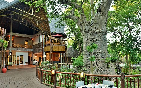 Cresta Mowana Safari Resort & Spa