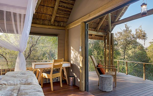 Bateleur Safari Camp