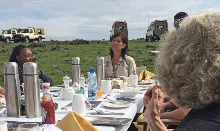 Flg Tina - vores manager p Karen Blixen Camp p svensk TV